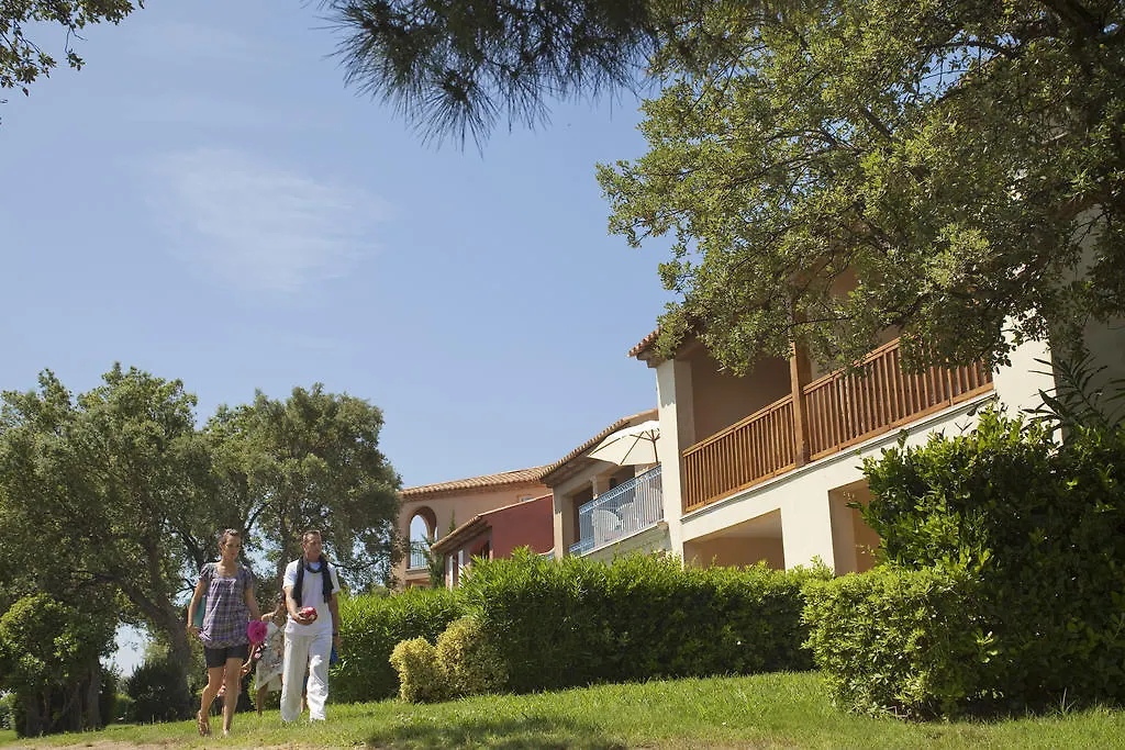 Residence Pierre & Vacances Premium Les Calanques Des Issambres 雷以桑布尔 4*,